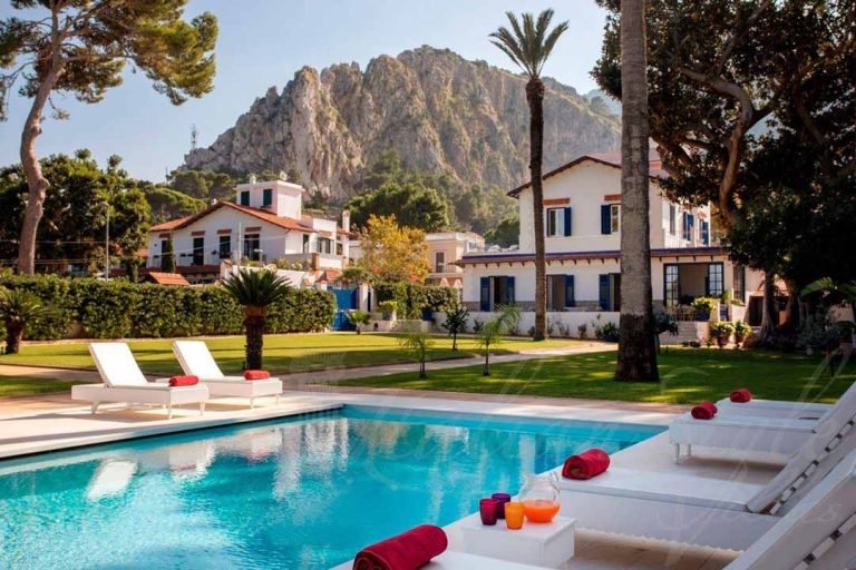 Luxury villa in Mondello, Italy. Book your stay with Travel Advisor - Tamara from FORA.